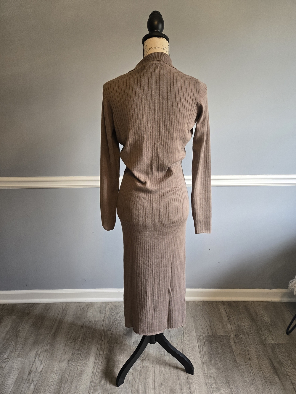 Ribbed Long-Sleeve Henley Maxi Dress in Taupe - Picture 5 of 8